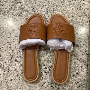 Tory Burch Everly Espadrille slide Caramel color never worn size 9.5